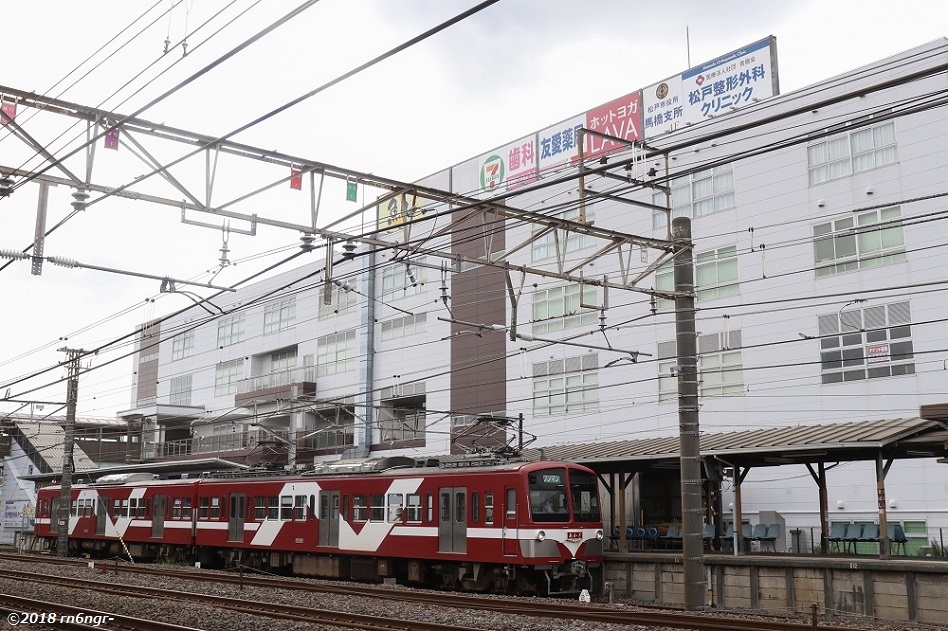 常磐線ホームから見た流山線の馬橋駅ホーム