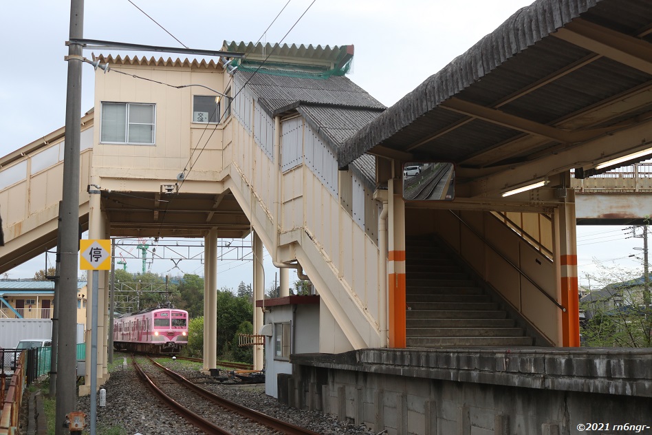 小金城趾駅の下から見た全景